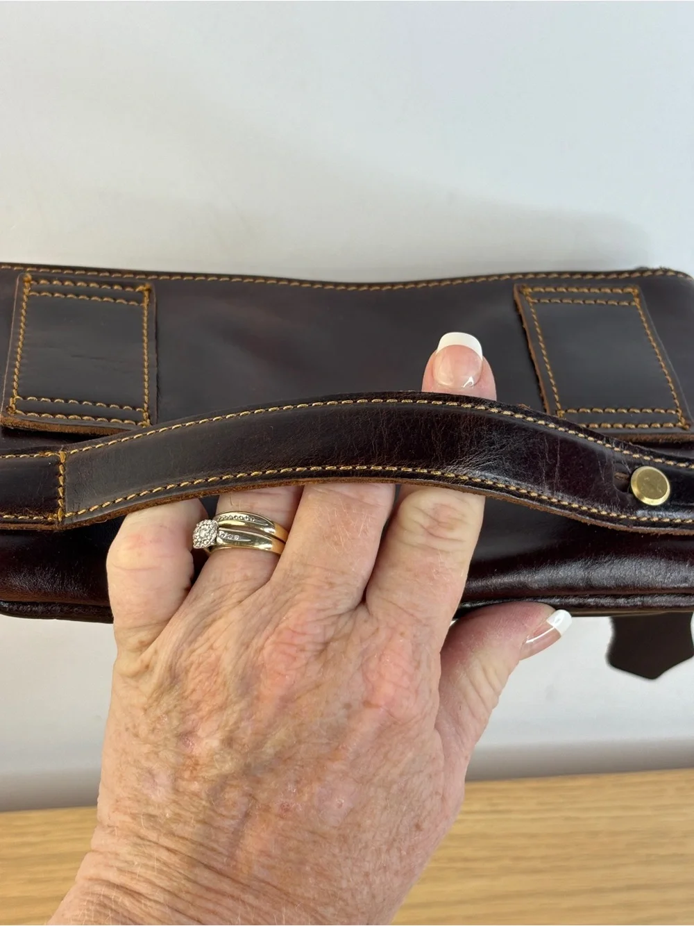 Men's Dark‎ Brown Leather Multi-Pocket Travel Pouch NWOT